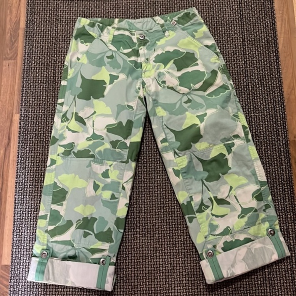 GREEN AND WHITE CROPPED PATAGONIA PANTS